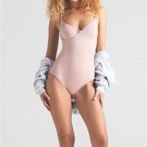 SKIMS Vintage Retro Shapewear Bodysuit | Pink | Size M